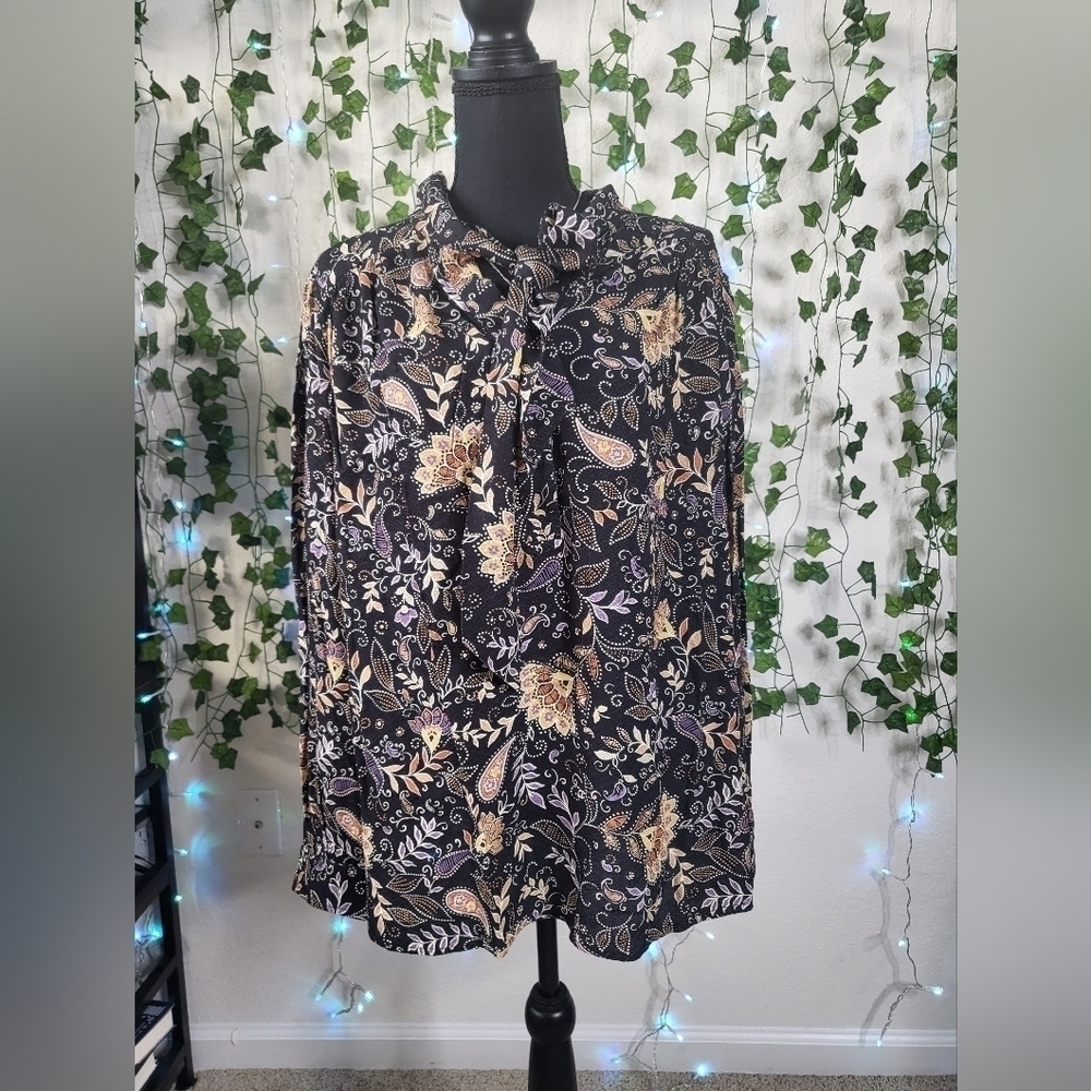 💚HP💚NWOT Michael Stars Boho Paisley Textured Tie Neck Popover Blouse